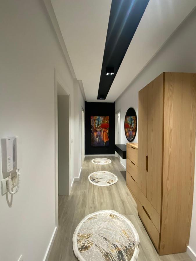 Riar Apartaments Korça Exteriör bild
