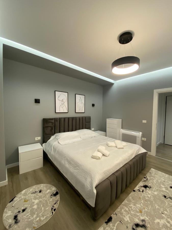 Riar Apartaments Korça Exteriör bild