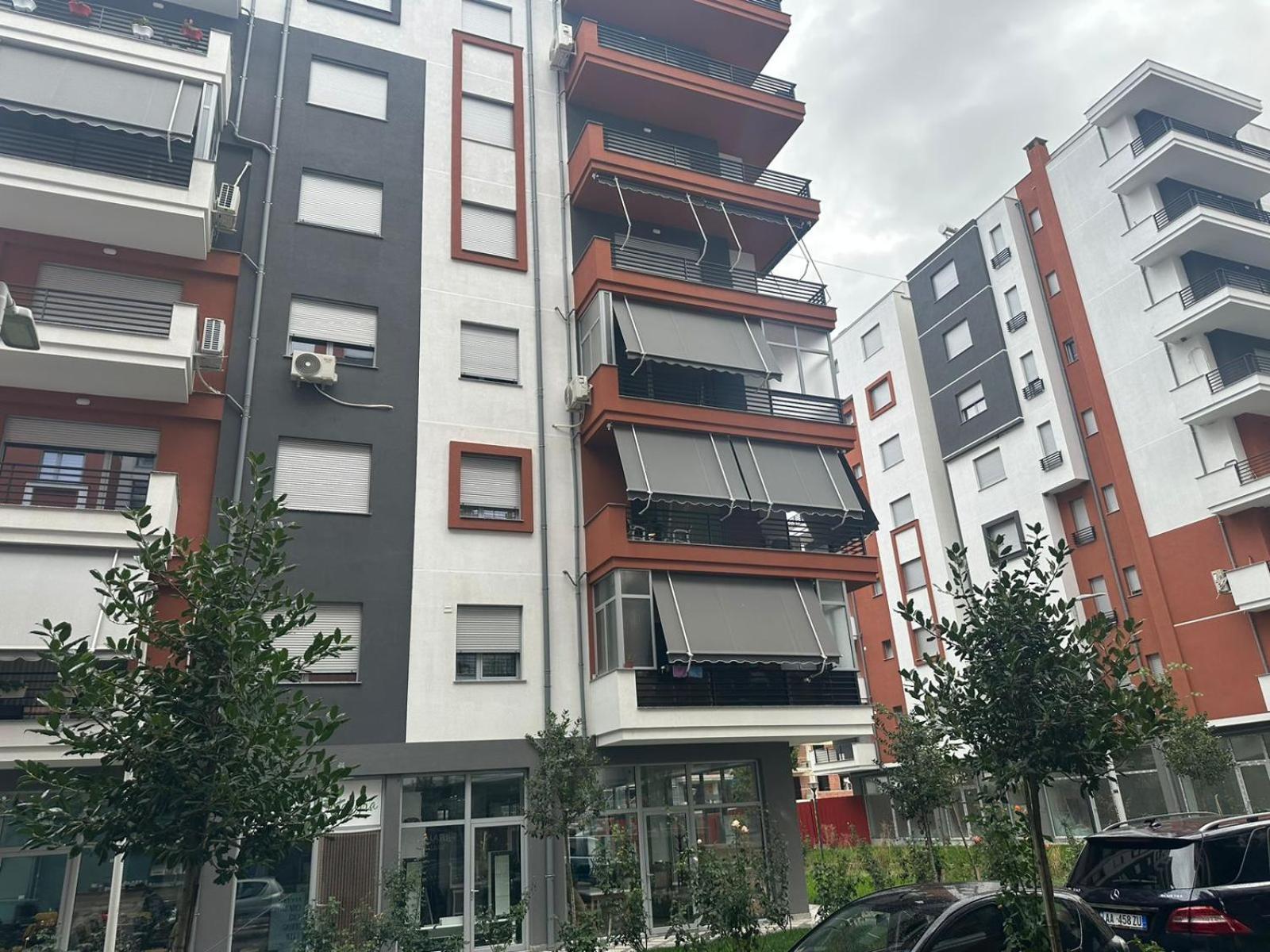Riar Apartaments Korça Exteriör bild